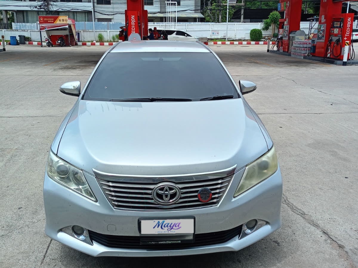 Toyota Camry &mdash; silver sedan, MAYA Pattaya Taxi