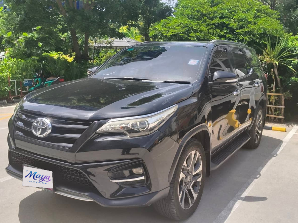 Toyota Fortuner &mdash; black SUV, MAYA Pattaya Taxi