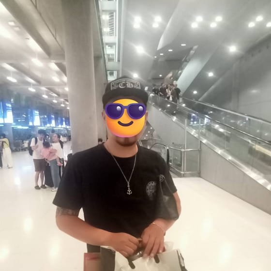 MAYA Pattaya Taxi customer 3 at the airport