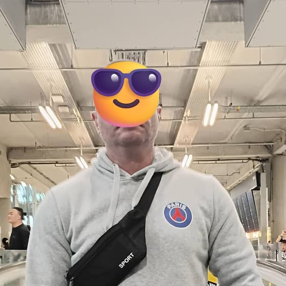 MAYA Pattaya Taxi customer 5 at the airport